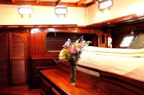 Review img # 20 of the yacht TREE OF LIFE