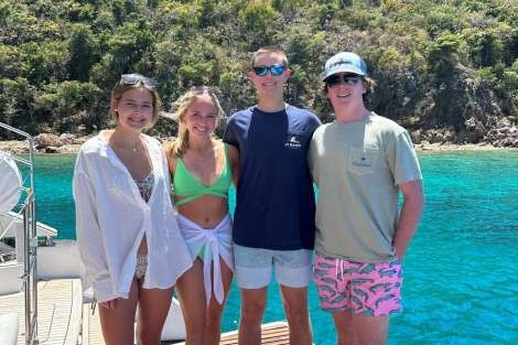 Review img # 33 of the yacht UNWAVERING